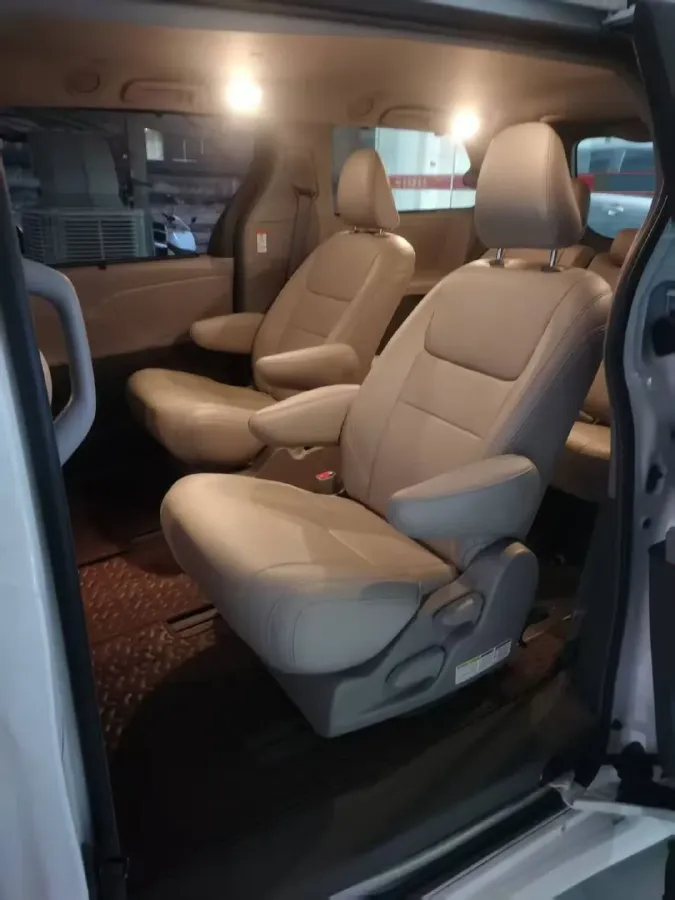 2017 Peugeot 5008 1.6T 167HP L4 6AT,autocango,china used car exporter,china ev exporter,chinese used car exporter,chinese used ev exporter