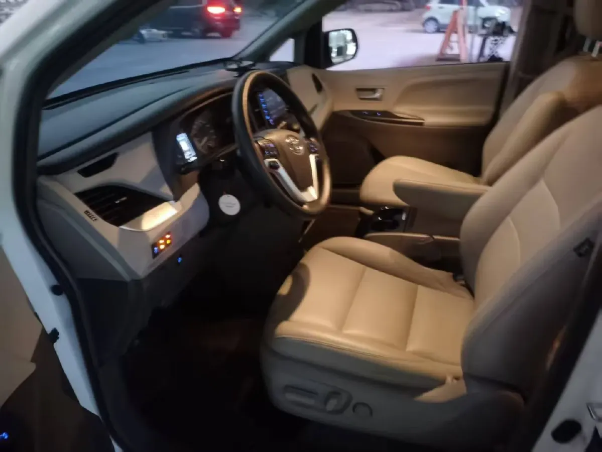 2017 Peugeot 5008 1.6T 167HP L4 6AT,autocango,china used car exporter,china ev exporter,chinese used car exporter,chinese used ev exporter