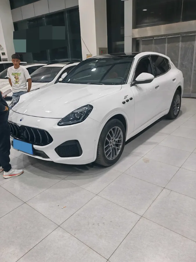 2023 Maserati Grecale 2.0T 300HP L4 8AT,autocango,china used car exporter,china ev exporter,chinese used car exporter,chinese used ev exporter