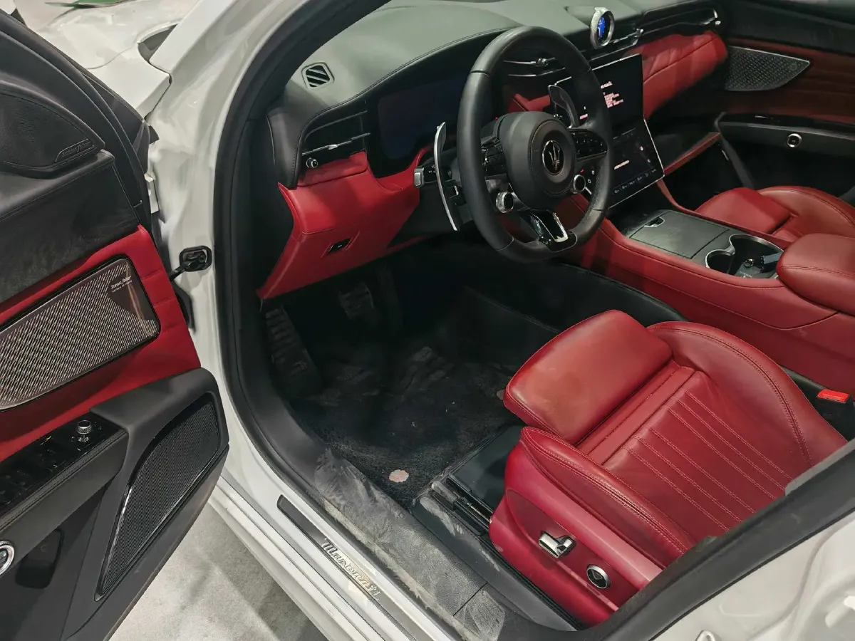 2023 Maserati Grecale 2.0T 300HP L4 8AT,autocango,china used car exporter,china ev exporter,chinese used car exporter,chinese used ev exporter