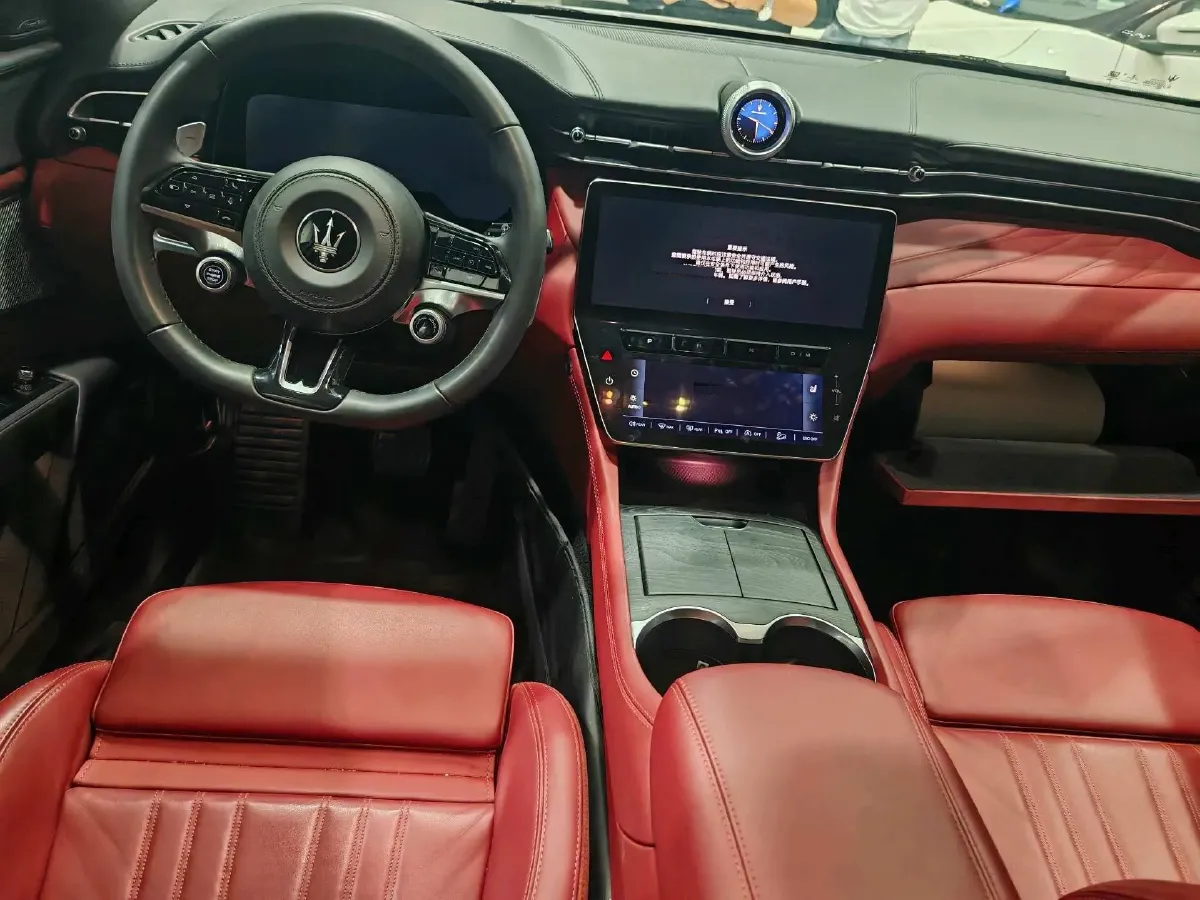 2023 Maserati Grecale 2.0T 300HP L4 8AT,autocango,china used car exporter,china ev exporter,chinese used car exporter,chinese used ev exporter