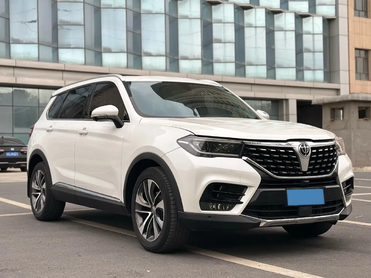 2018 Brilliance Auto V7 1.6T 204HP L4 7DCT,autocango,china used car exporter,china ev exporter,chinese used car exporter,chinese used ev exporter