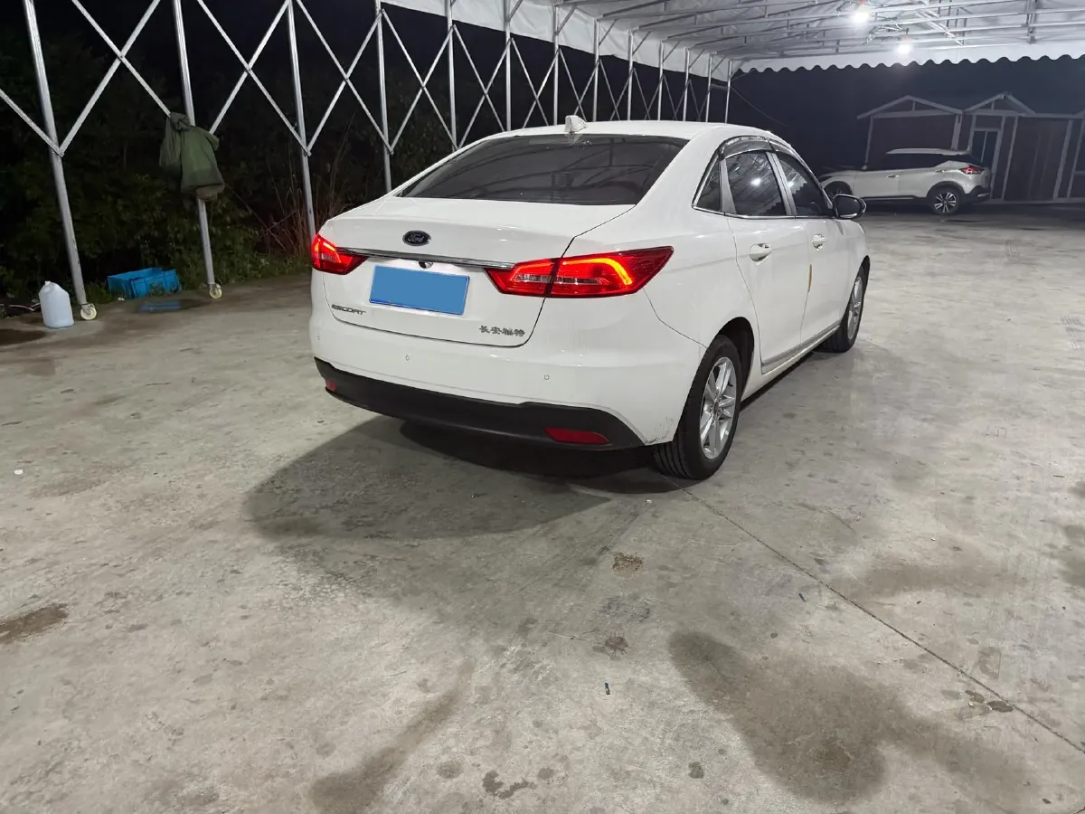 2019 Ford Escort 1.5L 122HP L3 6AT,autocango,china used car exporter,china ev exporter,chinese used car exporter,chinese used ev exporter
