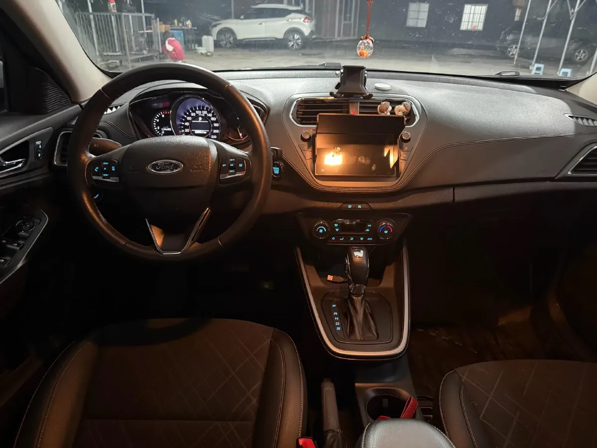 2019 Ford Escort 1.5L 122HP L3 6AT,autocango,china used car exporter,china ev exporter,chinese used car exporter,chinese used ev exporter