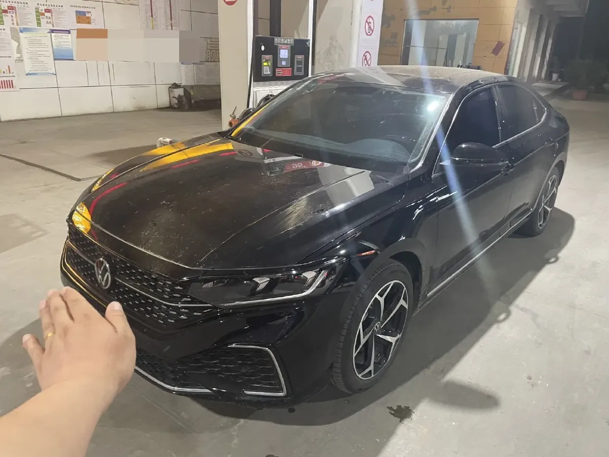 2025 Volkswagen Passat 2.0T 220HP L4 7DCT,autocango,china used car exporter,china ev exporter,chinese used car exporter,chinese used ev exporter