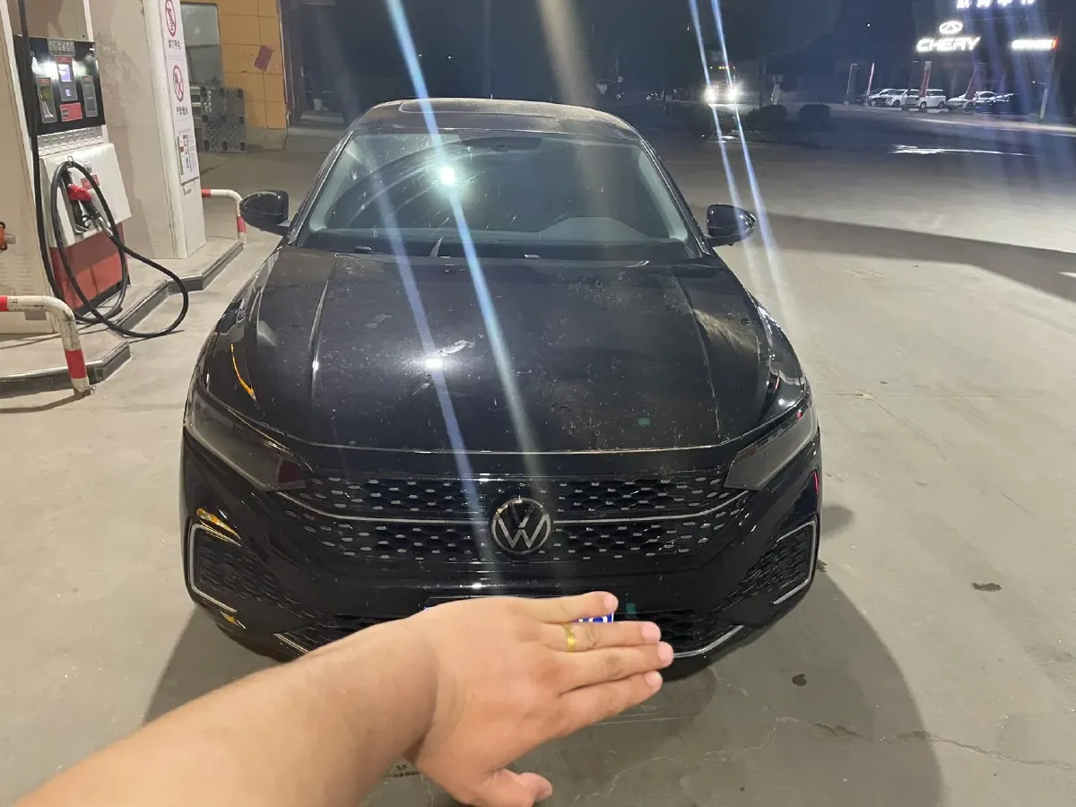 2025 Volkswagen Passat 2.0T 220HP L4 7DCT,autocango,china used car exporter,china ev exporter,chinese used car exporter,chinese used ev exporter