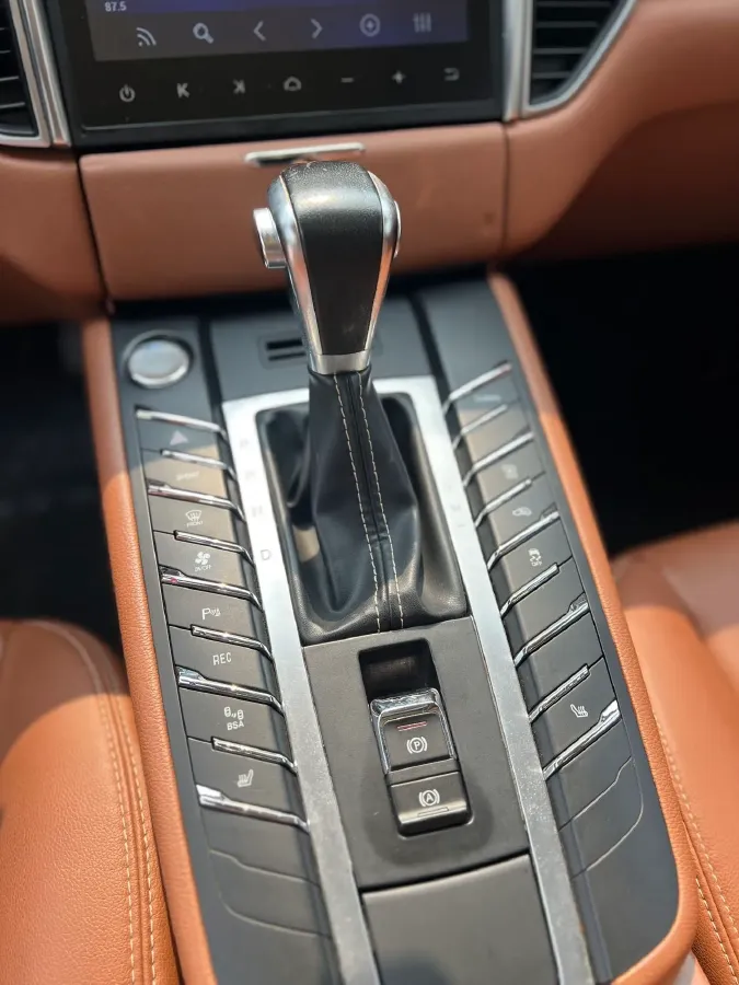 2017 Zotye SR9 2.0T 190HP L4 6DCT,autocango,china used car exporter,china ev exporter,chinese used car exporter,chinese used ev exporter