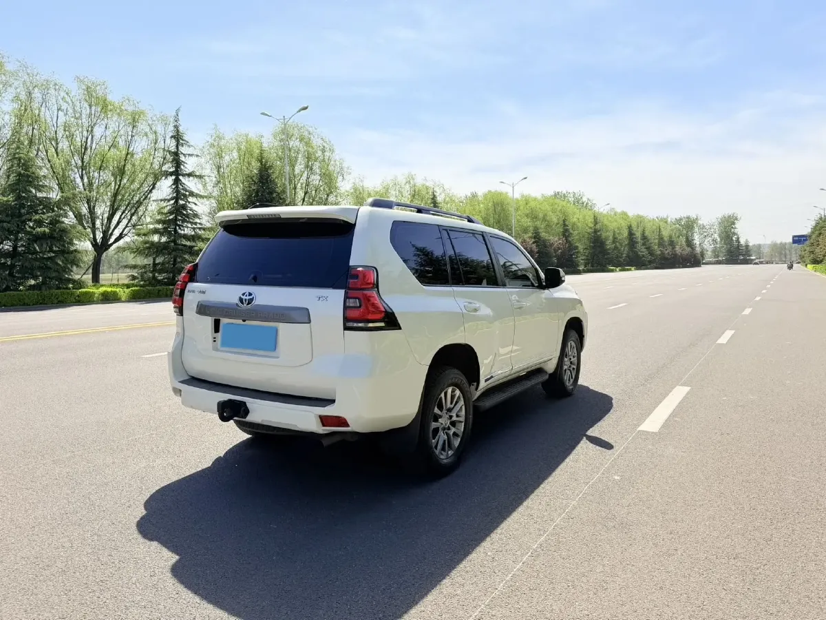 2018 Land Rover Discovery Sport 2.0T 241HP L4 9AT,autocango,china used car exporter,china ev exporter,chinese used car exporter,chinese used ev exporter