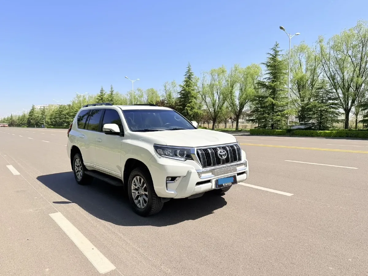 2018 Land Rover Discovery Sport 2.0T 241HP L4 9AT,autocango,china used car exporter,china ev exporter,chinese used car exporter,chinese used ev exporter