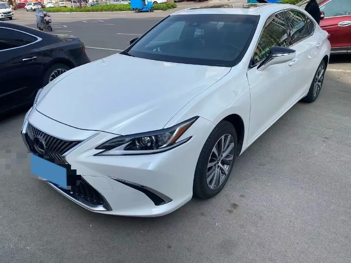 2020 Lexus ES 2.0L 173HP L4 CVT,autocango,china used car exporter,china ev exporter,chinese used car exporter,chinese used ev exporter