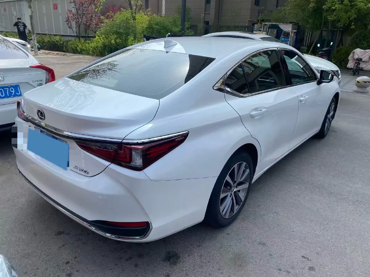 2020 Lexus ES 2.0L 173HP L4 CVT,autocango,china used car exporter,china ev exporter,chinese used car exporter,chinese used ev exporter