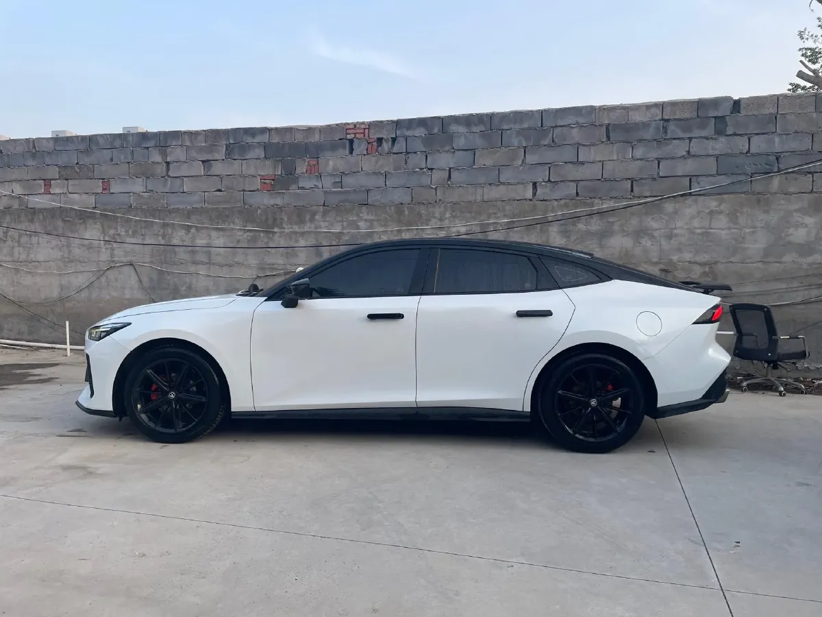 2022 ChangAn UNI-V 1.5T 188HP L4 7DCT,autocango,china used car exporter,china ev exporter,chinese used car exporter,chinese used ev exporter