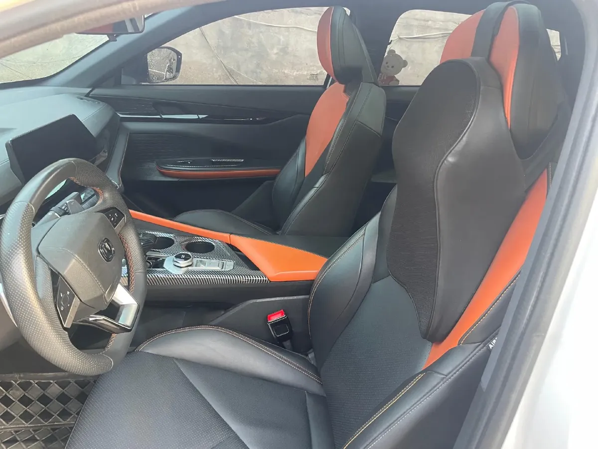 2022 ChangAn UNI-V 1.5T 188HP L4 7DCT,autocango,china used car exporter,china ev exporter,chinese used car exporter,chinese used ev exporter