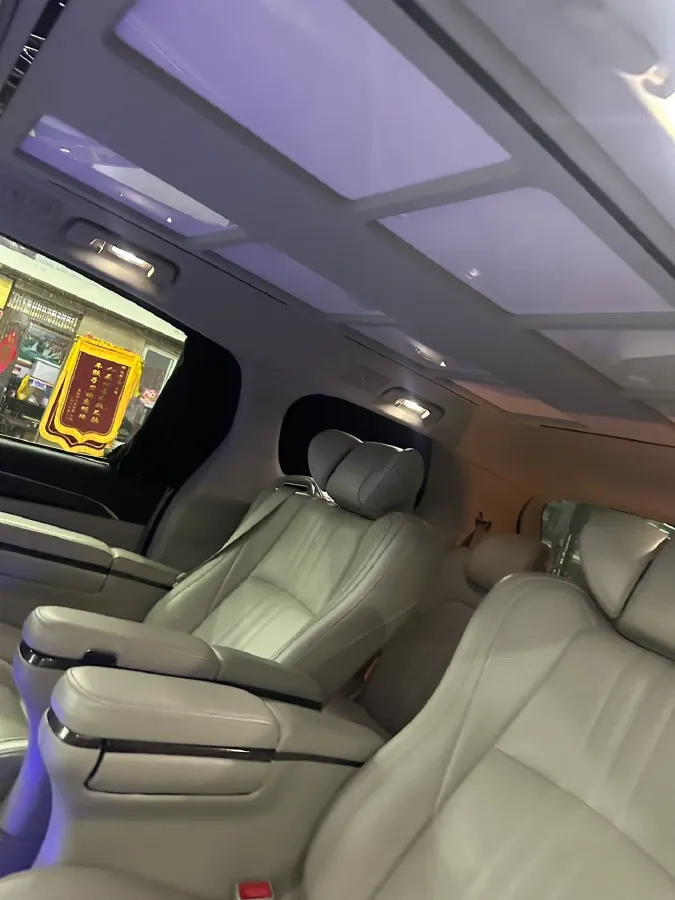 2022 Buick GL8 2.0T 237HP L4 9AT,autocango,china used car exporter,china ev exporter,chinese used car exporter,chinese used ev exporter