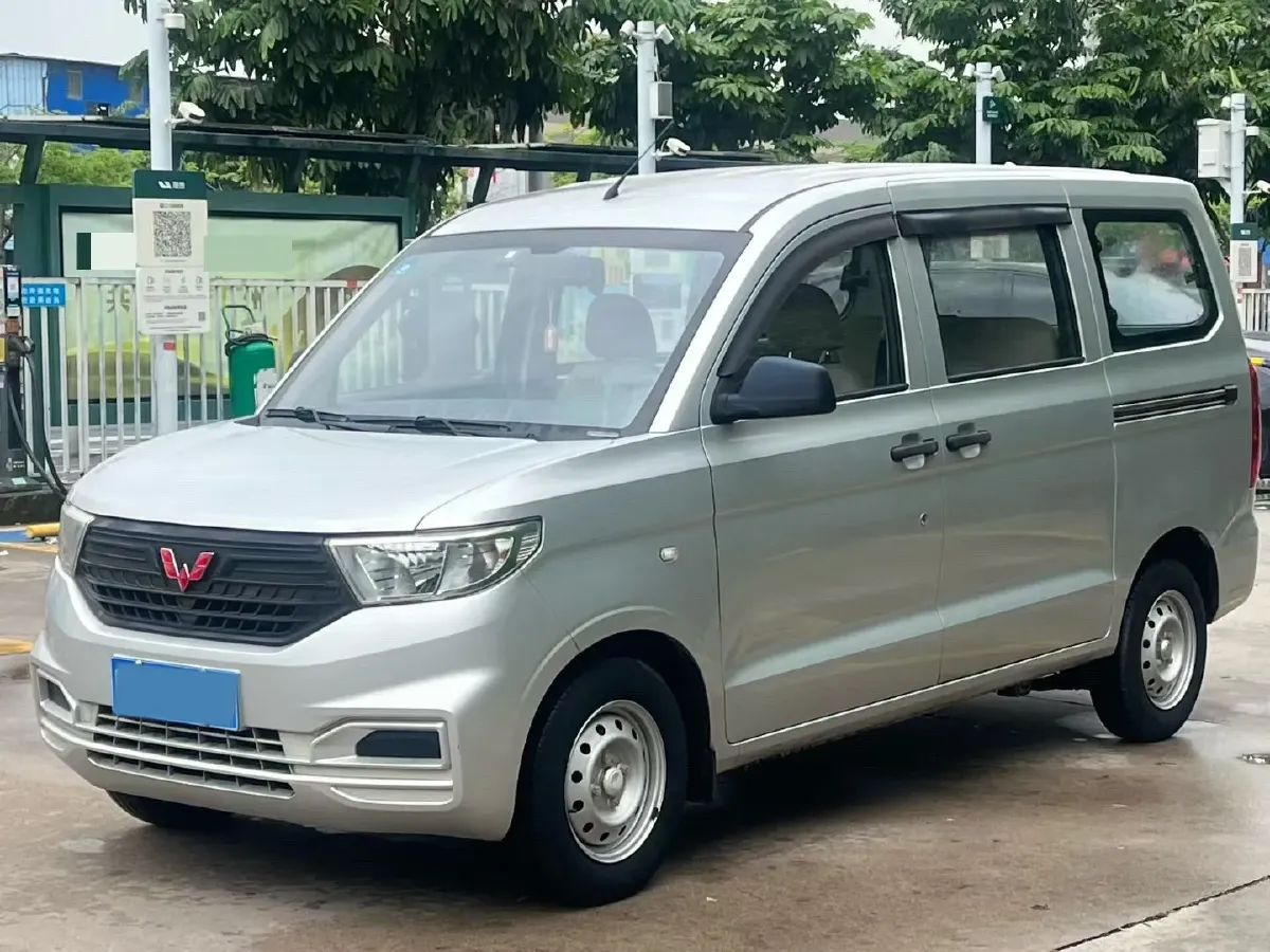 2019 WuLing HongGuang V 1.5L 99HP L4 6MT,autocango,china used car exporter,china ev exporter,chinese used car exporter,chinese used ev exporter