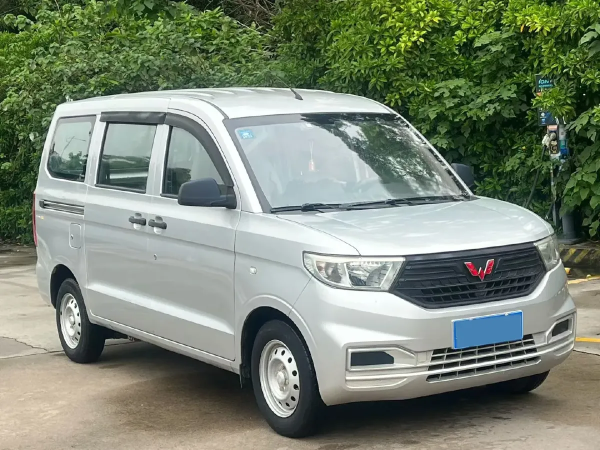 2019 WuLing HongGuang V 1.5L 99HP L4 6MT,autocango,china used car exporter,china ev exporter,chinese used car exporter,chinese used ev exporter
