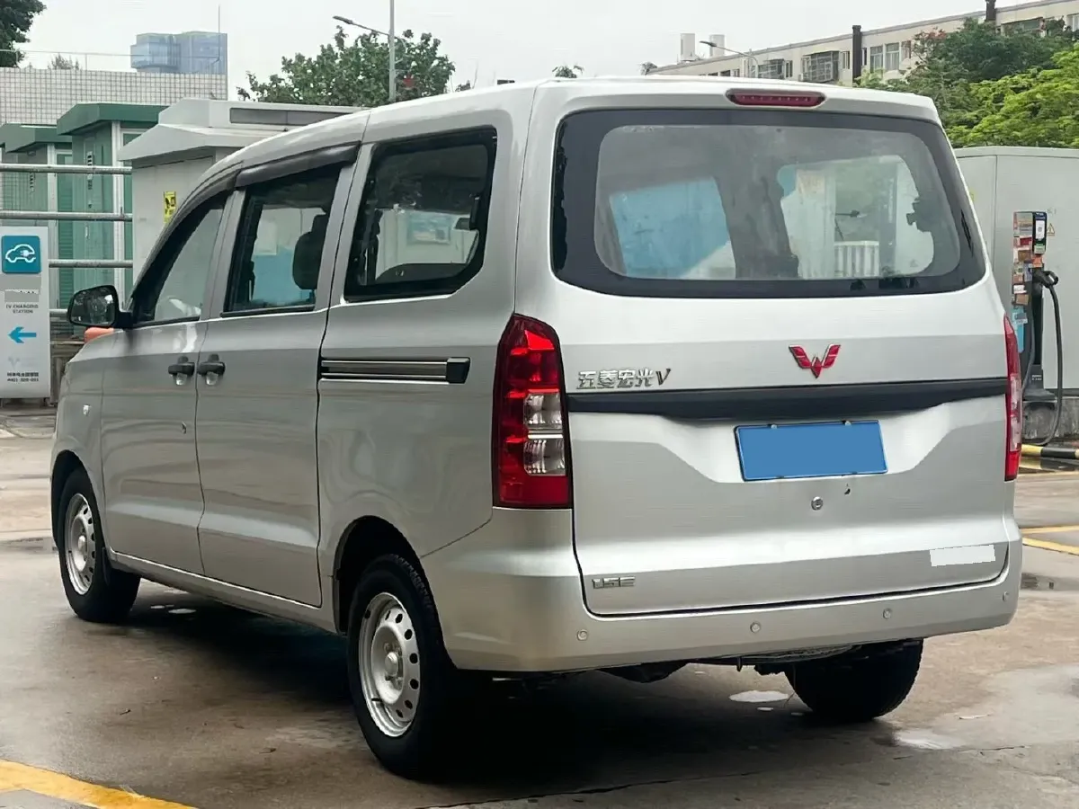 2019 WuLing HongGuang V 1.5L 99HP L4 6MT,autocango,china used car exporter,china ev exporter,chinese used car exporter,chinese used ev exporter