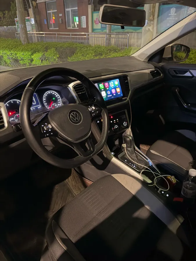 2022 Volkswagen T-Roc 1.4T 150HP L4 7DCT,autocango,china used car exporter,china ev exporter,chinese used car exporter,chinese used ev exporter