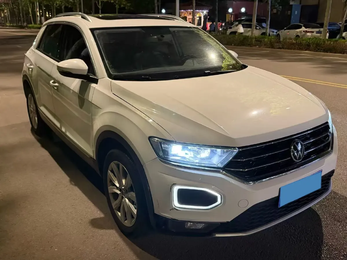 2022 Volkswagen T-Roc 1.4T 150HP L4 7DCT,autocango,china used car exporter,china ev exporter,chinese used car exporter,chinese used ev exporter