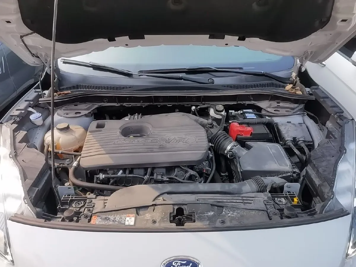 2024 Ford Escape 2.0T 248HP L4 8AT,autocango,china used car exporter,china ev exporter,chinese used car exporter,chinese used ev exporter