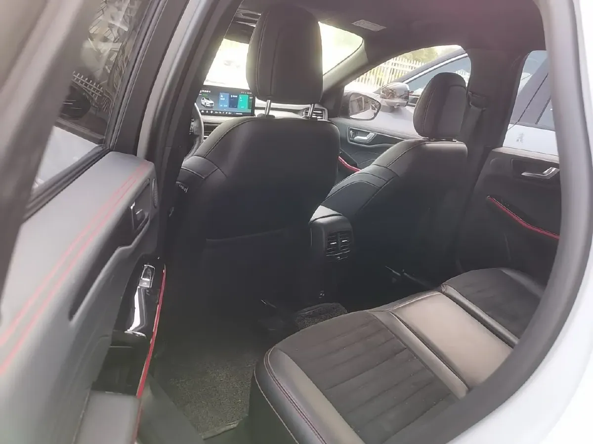 2024 Ford Escape 2.0T 248HP L4 8AT,autocango,china used car exporter,china ev exporter,chinese used car exporter,chinese used ev exporter