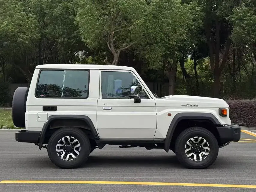 2020 Chevrolet Monza 1.0T 125HP L3 6MT,autocango,china used car exporter,china ev exporter,chinese used car exporter,chinese used ev exporter