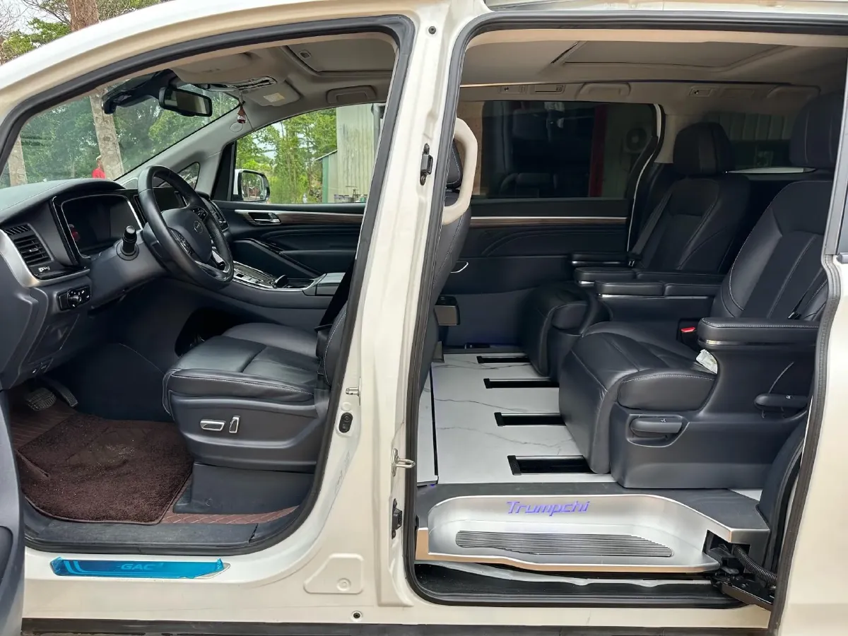 2021 GAC Trumpchi M8 2.0T 252HP L4 8AT,autocango,china used car exporter,china ev exporter,chinese used car exporter,chinese used ev exporter