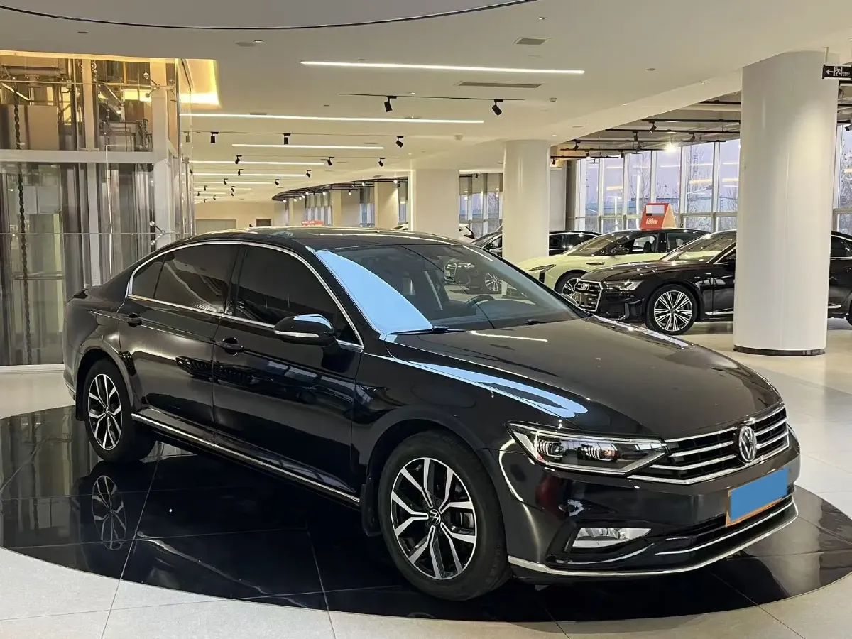 2020 Volkswagen Magotan 2.0T 186HP L4 7DCT,autocango,china used car exporter,china ev exporter,chinese used car exporter,chinese used ev exporter