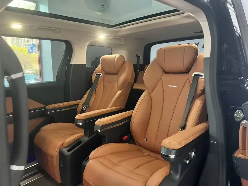 2023 HongQi HQ9 2.0T 252HP L4 8AT,autocango,china used car exporter,china ev exporter,chinese used car exporter,chinese used ev exporter