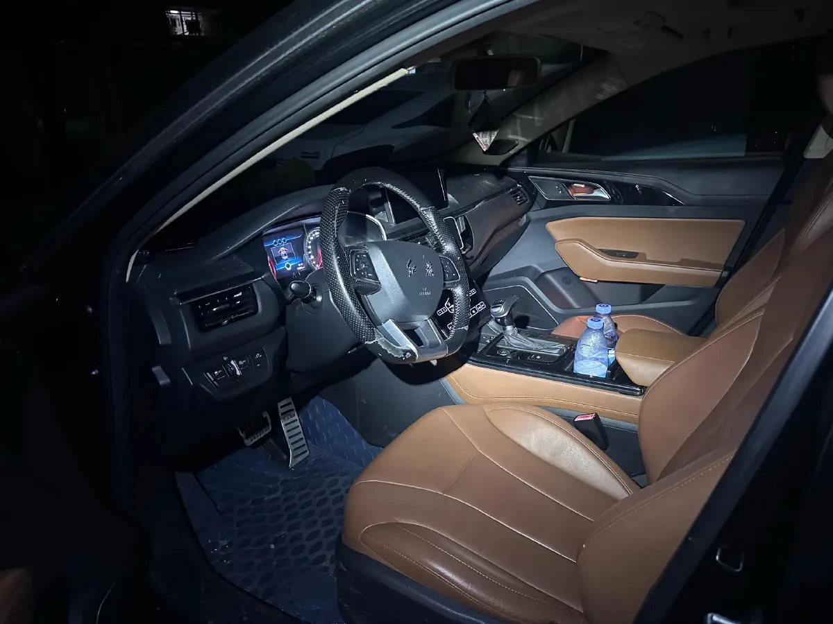 2019 HongQi H5 1.8T 180HP L4 6AT,autocango,china used car exporter,china ev exporter,chinese used car exporter,chinese used ev exporter