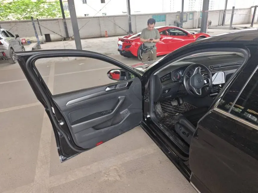 2020 Volkswagen Magotan 2.0T 186HP L4 7DCT,autocango,china used car exporter,china ev exporter,chinese used car exporter,chinese used ev exporter