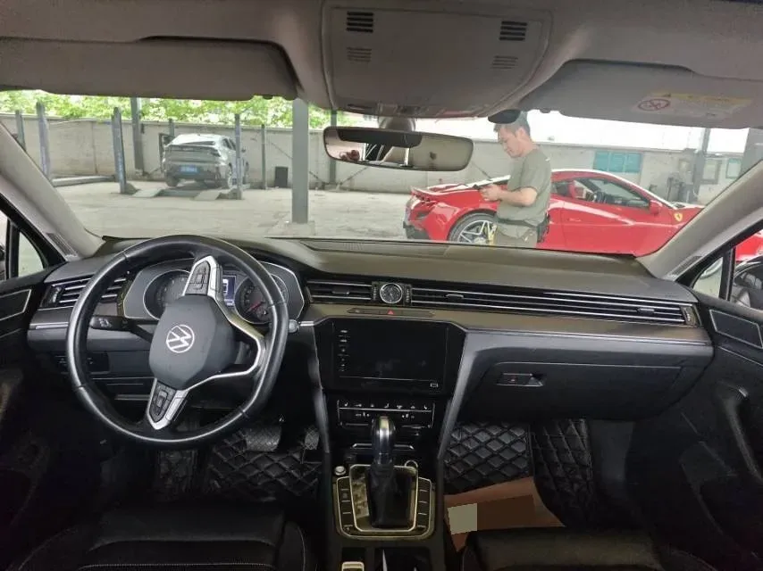 2020 Volkswagen Magotan 2.0T 186HP L4 7DCT,autocango,china used car exporter,china ev exporter,chinese used car exporter,chinese used ev exporter