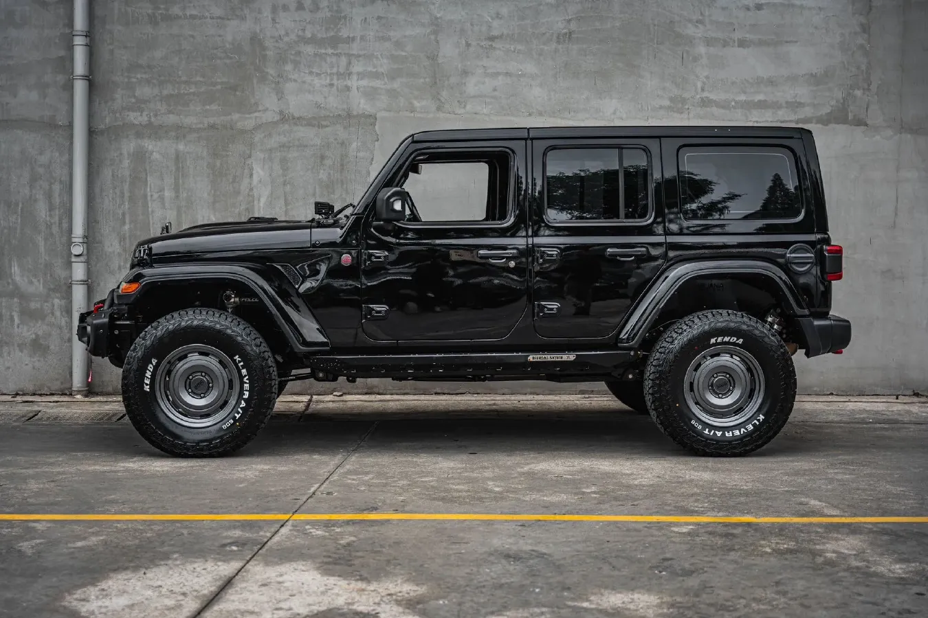 2021 Jeep Wrangler 2.0T 266HP L4 8AT,autocango,china used car exporter,china ev exporter,chinese used car exporter,chinese used ev exporter