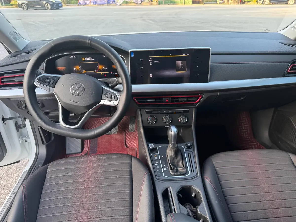 2022 Volkswagen T-Roc 1.4T 150HP L4 7DCT,autocango,china used car exporter,china ev exporter,chinese used car exporter,chinese used ev exporter