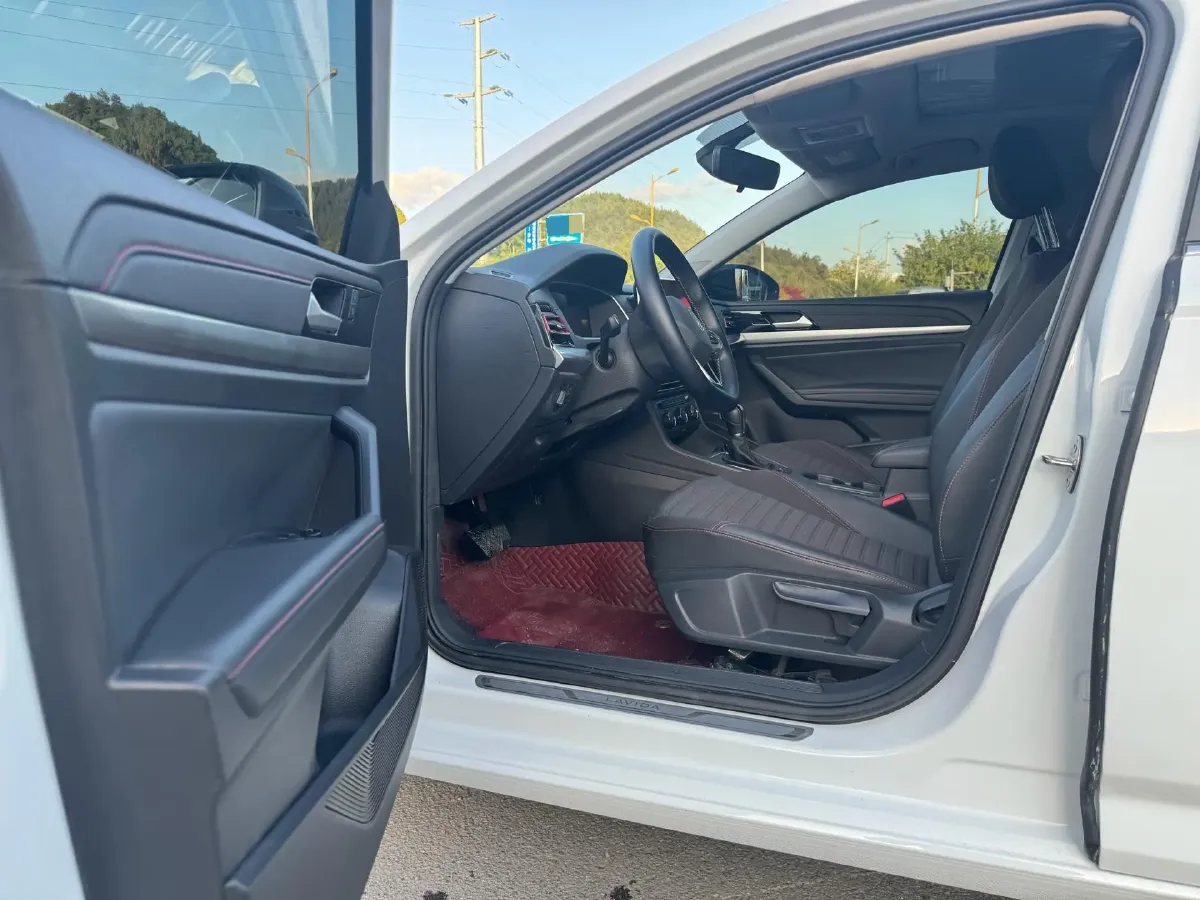 2022 Volkswagen T-Roc 1.4T 150HP L4 7DCT,autocango,china used car exporter,china ev exporter,chinese used car exporter,chinese used ev exporter