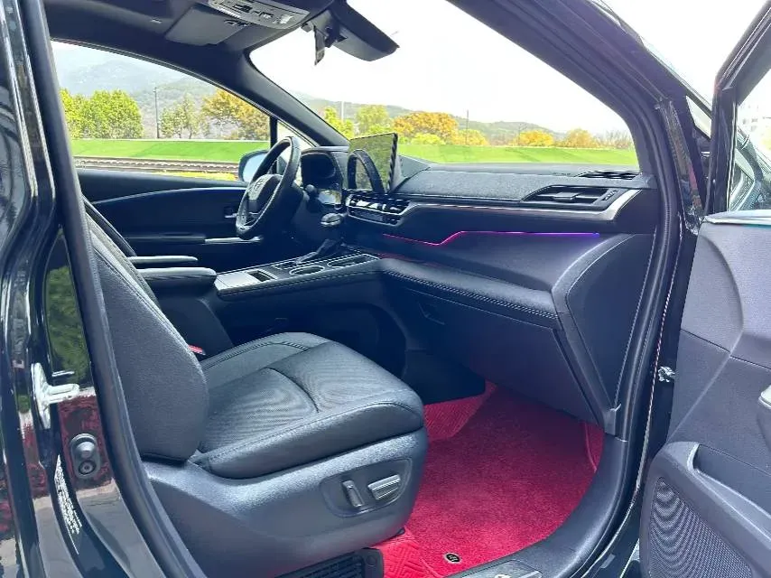 2023 Toyota Sienna 2.5L 189HP L4 E-CVT Hybrid,autocango,china used car exporter,china ev exporter,chinese used car exporter,chinese used ev exporter