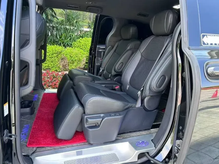 2023 Toyota Sienna 2.5L 189HP L4 E-CVT Hybrid,autocango,china used car exporter,china ev exporter,chinese used car exporter,chinese used ev exporter