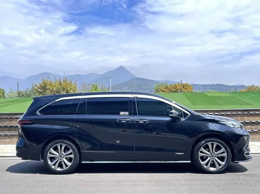 2023 Toyota Sienna 2.5L 189HP L4 E-CVT Hybrid,autocango,china used car exporter,china ev exporter,chinese used car exporter,chinese used ev exporter