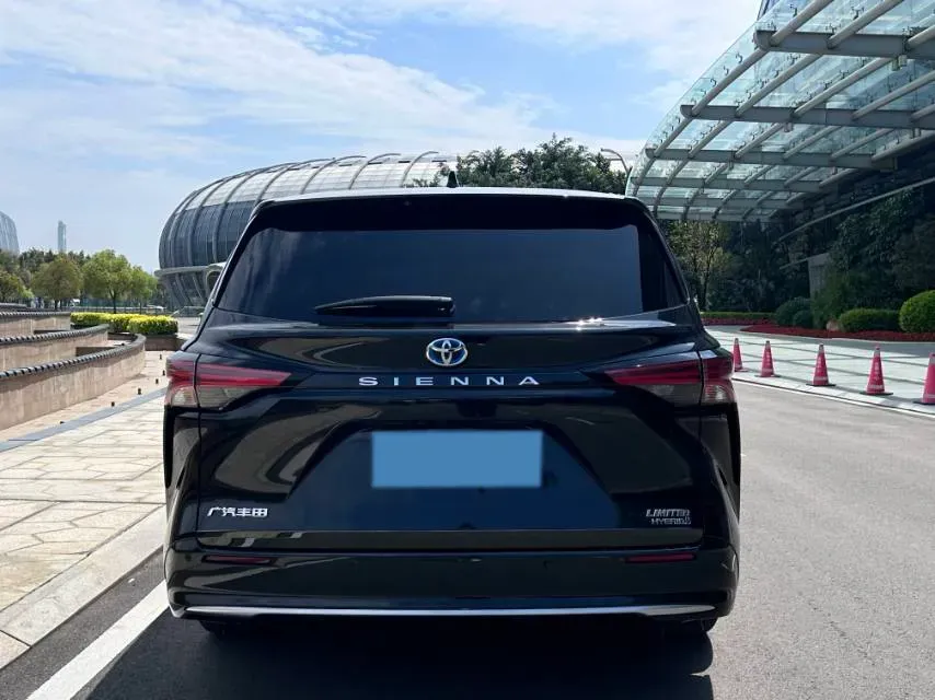 2023 Toyota Sienna 2.5L 189HP L4 E-CVT Hybrid,autocango,china used car exporter,china ev exporter,chinese used car exporter,chinese used ev exporter