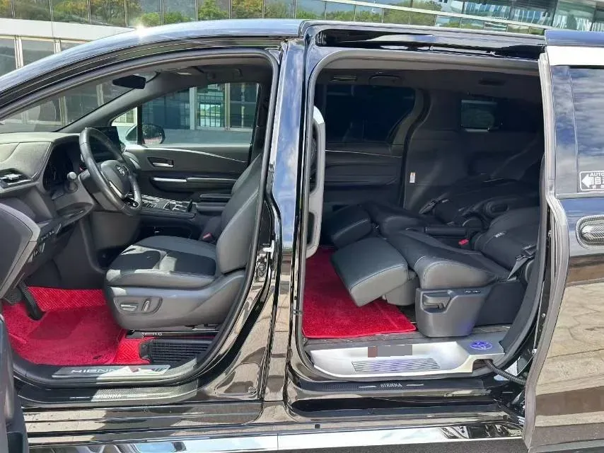 2023 Toyota Sienna 2.5L 189HP L4 E-CVT Hybrid,autocango,china used car exporter,china ev exporter,chinese used car exporter,chinese used ev exporter