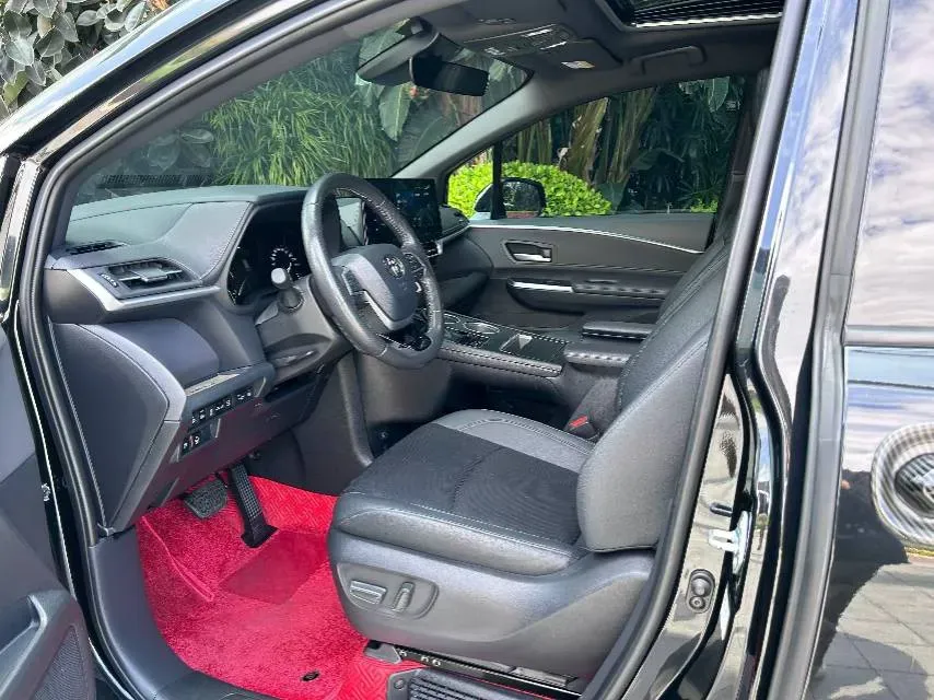 2023 Toyota Sienna 2.5L 189HP L4 E-CVT Hybrid,autocango,china used car exporter,china ev exporter,chinese used car exporter,chinese used ev exporter