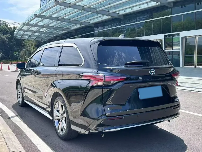 2023 Toyota Sienna 2.5L 189HP L4 E-CVT Hybrid,autocango,china used car exporter,china ev exporter,chinese used car exporter,chinese used ev exporter