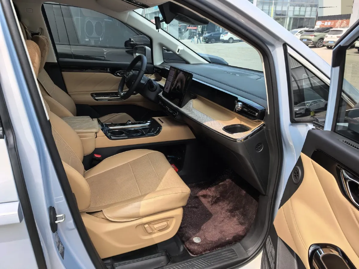 2024 GAC Trumpchi E8 2.0L 140HP L4 2DHT PHEV 25.57KWH,autocango,china used car exporter,china ev exporter,chinese used car exporter,chinese used ev exporter