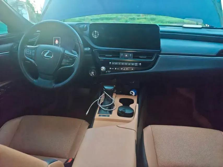 2023 Lexus ES 2.0L 173HP L4 CVT,autocango,china used car exporter,china ev exporter,chinese used car exporter,chinese used ev exporter