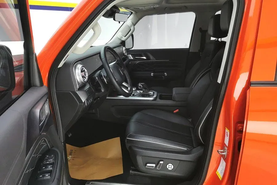 2021 Tank 300 2.0T 227HP L4 8AT,autocango,china used car exporter,china ev exporter,chinese used car exporter,chinese used ev exporter