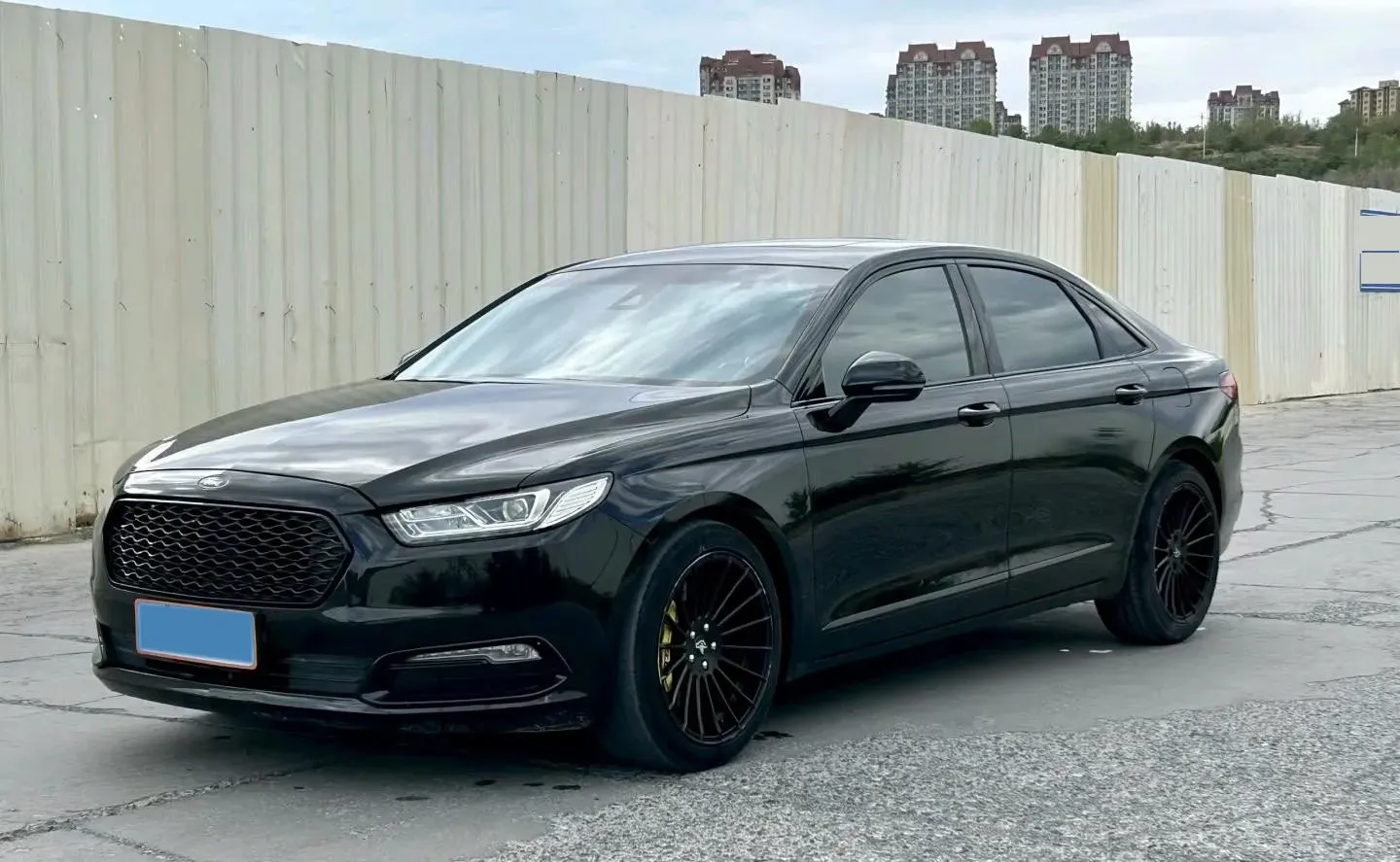 2017 Ford Taurus 2.0T 245HP L4 6AT,autocango,china used car exporter,china ev exporter,chinese used car exporter,chinese used ev exporter