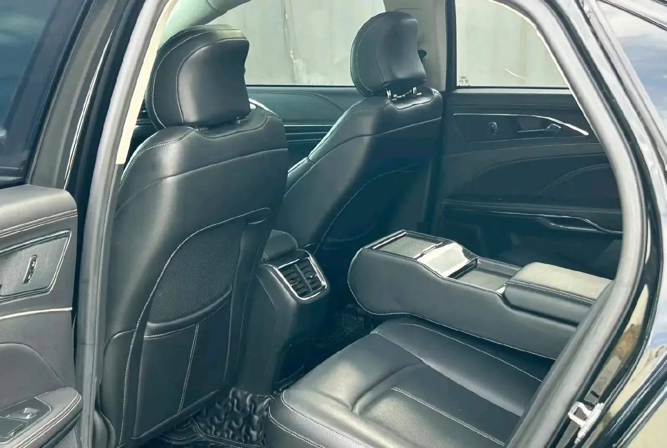 2017 Ford Taurus 2.0T 245HP L4 6AT,autocango,china used car exporter,china ev exporter,chinese used car exporter,chinese used ev exporter