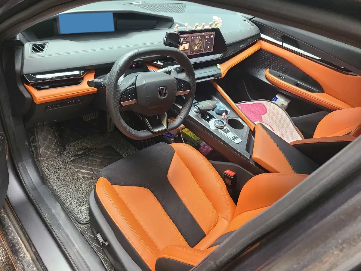 2023 ChangAn UNI-V 1.5T 188HP L4 7DCT,autocango,china used car exporter,china ev exporter,chinese used car exporter,chinese used ev exporter