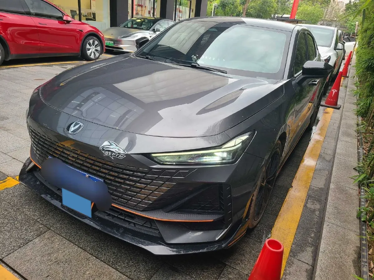 2023 ChangAn UNI-V 1.5T 188HP L4 7DCT,autocango,china used car exporter,china ev exporter,chinese used car exporter,chinese used ev exporter