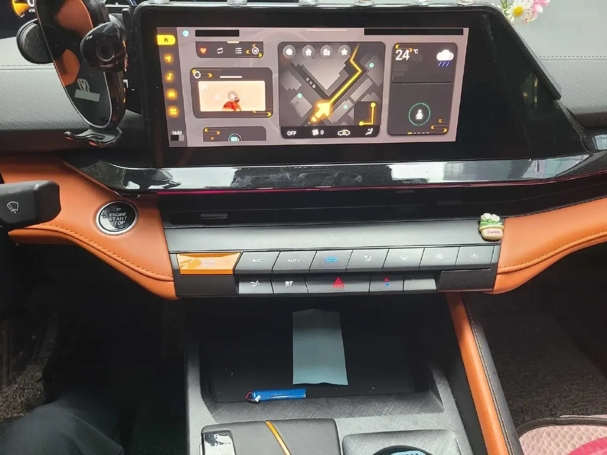 2023 ChangAn UNI-V 1.5T 188HP L4 7DCT,autocango,china used car exporter,china ev exporter,chinese used car exporter,chinese used ev exporter